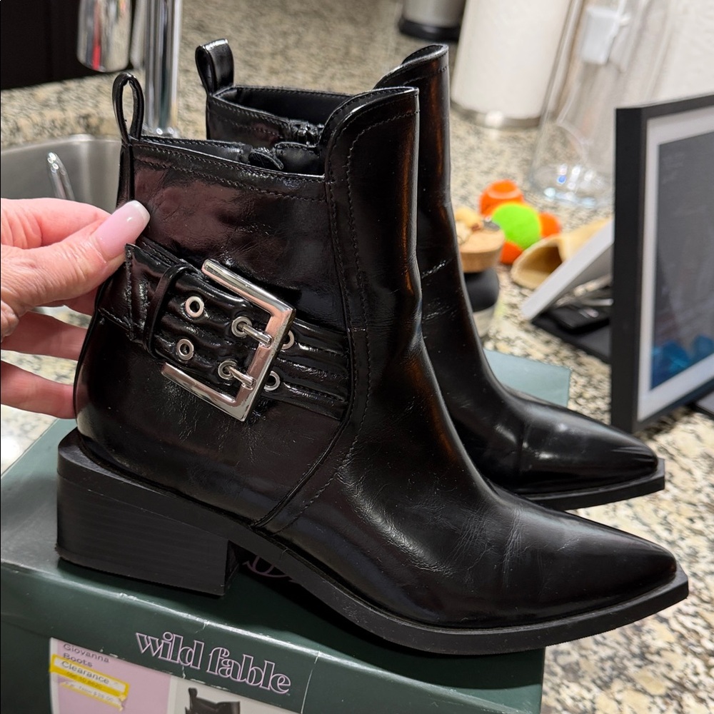 Wild fable Giovanna patent buckle square point toe heel booties ankle boots 8